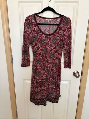 Max Studio Raspberry Paisley Long Sleeve Scoop Neck Dress